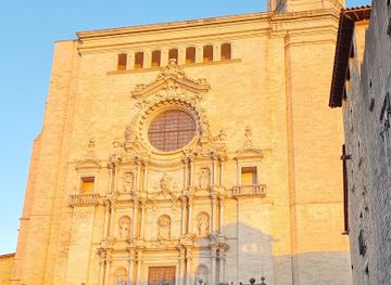 spain/girona/eixample/landmark/passeig-arqueologic