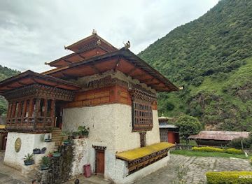 bhutan/trashigang-district/landmark/gom-kora
