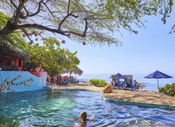 jamaica/south-coast/landmark/jakes