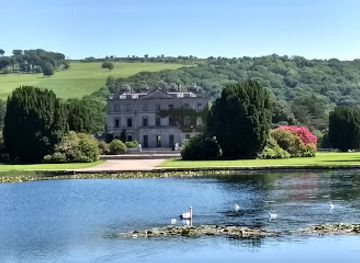 ireland/county-waterford/landmark/entrance-to-curraghmore-house