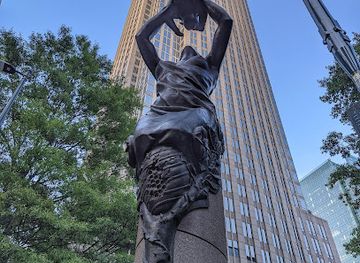 north-carolina/charlotte/landmark/the-sculptures-at-independence-square