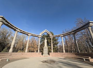 kyrgyzstan/kyzyl-oi/landmark/kurmanzhan-datka-statue