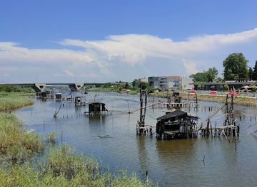 montenegro/ada-bojana/landmark/fishing-huts