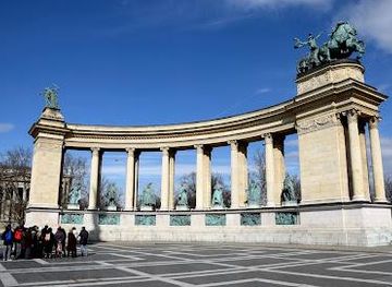 hungary/nyirseg/landmark/statue-of-king-saint-stephen-i