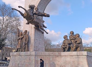turkiye/marmara-region/landmark/statue-of-sultan-on-horse