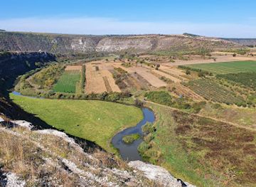 moldova/orheiul-vechi/landmark/bosie-cave-monastery