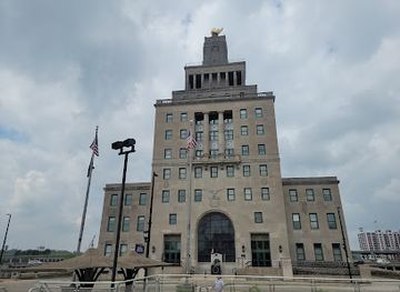 iowa/cedar-valley/landmark/veterans-memorial-building