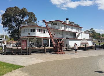 australia/western-district/landmark/pioneer-settlement-heartbeat-of-the-murray-laser-spectacular