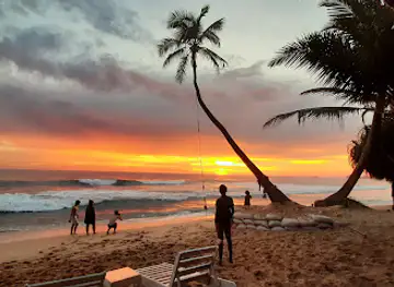 Dream Cabana - Rooms, Restaurant, Rope Swing