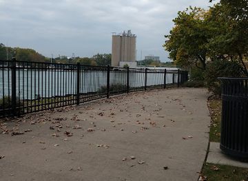 illinois/waukegan/landmark/waukegan-north-harbor