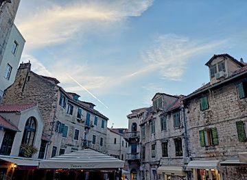 croatia/central-croatia/landmark/radic-brothers-square-fruit-square