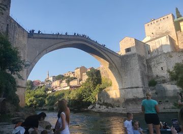 bosnia-and-herzegovina/herzegovina-neretva-canton/landmark/crveni-han