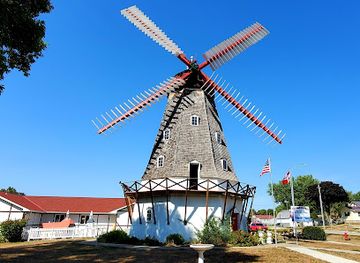 iowa/dutch-heritage-area/landmark/danish-windmill