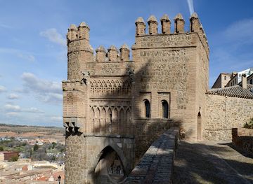 spain/toledo/landmark/puerta-del-sol