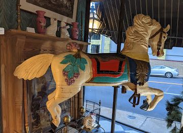 virginia/lynchburg/landmark/federal-house-antiques