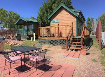 utah/uintah-basin/landmark/vernal-dinosaurland-koa-holiday