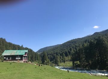 india/pahalgam/landmark/woodswalk-treks-and-tours