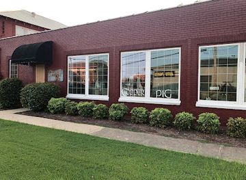 arkansas/russellville/landmark/copper-pig-women-s-boutique