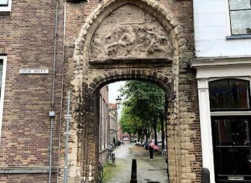 netherlands/leiden/landmark/bagijnhofpoort