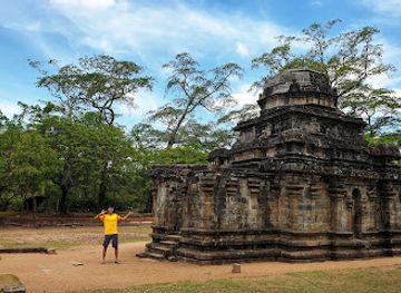 sri-lanka/polonnaruwa-district/landmark/polonnaruwa-sivan-kovil-no-2
