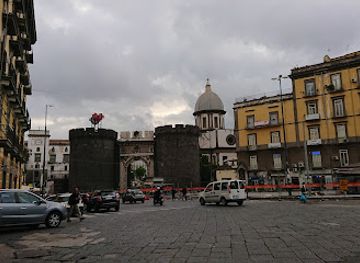 italy/naples/spaccanapoli/landmark/porta-capuana
