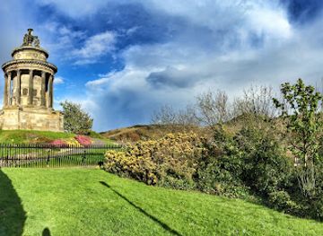 united-kingdom/edinburgh/new-town/landmark/burns-monument