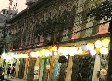 thailand/bangkok/chinatown/landmark/tuek-dok-mai-aakhan-boran-thanon-song-wat