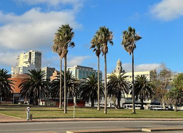 uruguay/piedras-blancas/landmark/fountain-of-the-padlocks