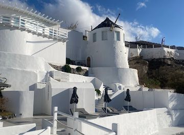 greece/santorini/landmark/flora-fishing-tours