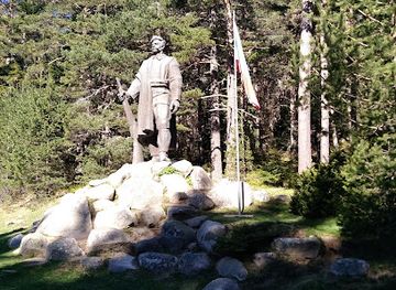 bulgaria/pirin-mountains/landmark/monumento-al-heroe-bulgaro