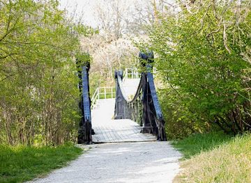 missouri/st-louis/forest-park/landmark/victorian-footbridge