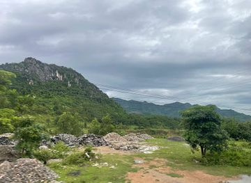 vietnam/southeast/landmark/vietnam-laos-border