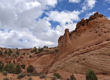 utah/escalante/landmark/zebra-tunnel-trailhead