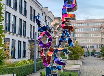 germany/dusseldorf/oberkassel/landmark/metallobjekt-love-peace