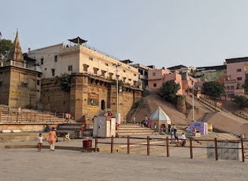 india/varanasi/assi-ghat/landmark/shivala-ghat