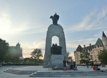 canada/ottawa-valley/landmark/confederation-square