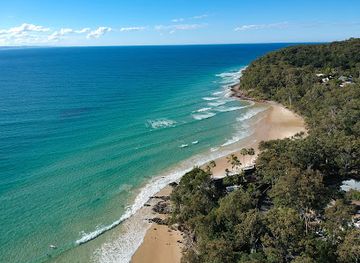 australia/noosa/landmark/noosa-heads-main-beach