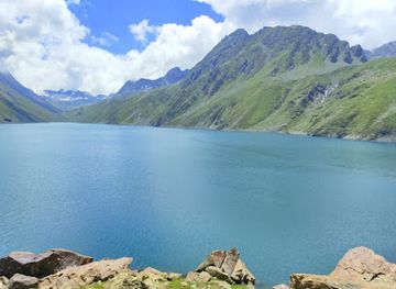 india/kashmir-valley/landmark/visters-of-kaunsarnag