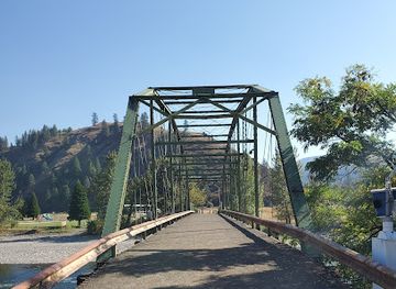 oregon/wallowa-county/landmark/troy-resort-and-wenaha-bar-grill