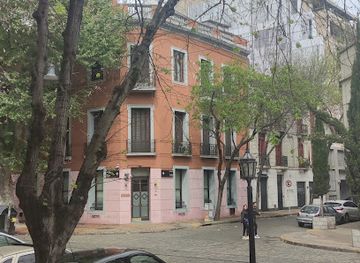 argentina/buenos-aires/san-telmo/landmark/feria-san-telmo-artesanal