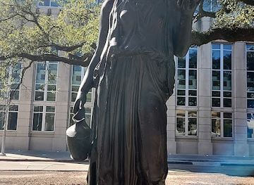 louisiana/baton-rouge/landmark/hebe-statue