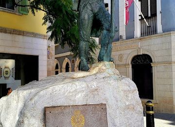 gibraltar/eastern-beach/landmark/royal-engineers-monument