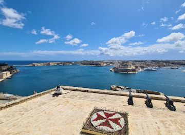 malta/harbour-area/landmark/barrakka-lift
