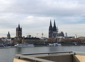 germany/cologne/deutz/landmark/kastell-deutz-osttor