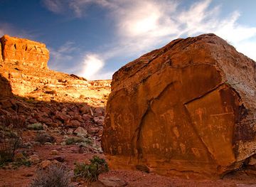 utah/canyonlands/landmark/birthing-scene-petroglyph
