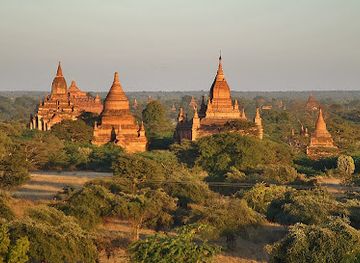 myanmar-burma/bagan/old-bagan/landmark/shwesandaw-pagoda
