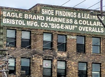 north-dakota/fargo/landmark/unglued