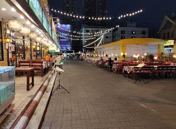 thailand/pattaya/central-pattaya/landmark/pattaya-night-bazaar