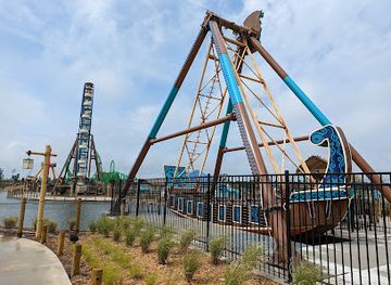 iowa/waterloo/landmark/lost-island-themepark