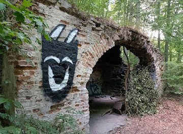 poland/gdansk/oliwa/landmark/zabytkowa-grota-widokowa